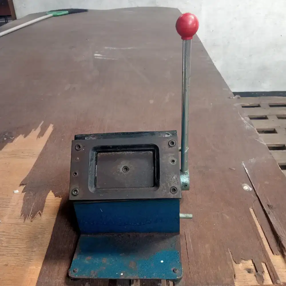 DIJUAL MURAH MESIN PFMOTONG PRESS KARTU , ID CARD, KARTU  SEJRNISNYA