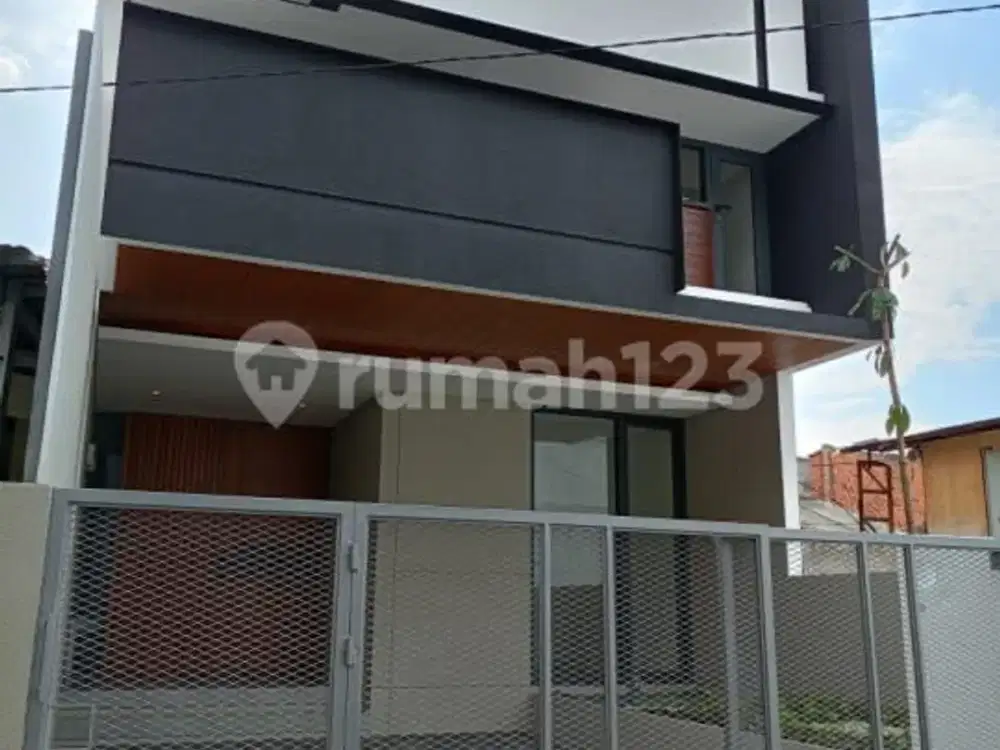Rumah Baru Siap Huni di Tengah Kota Bandung