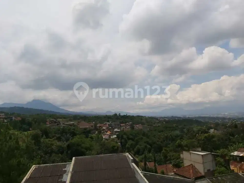 Rumah 3 Lantai View Kota Bandung