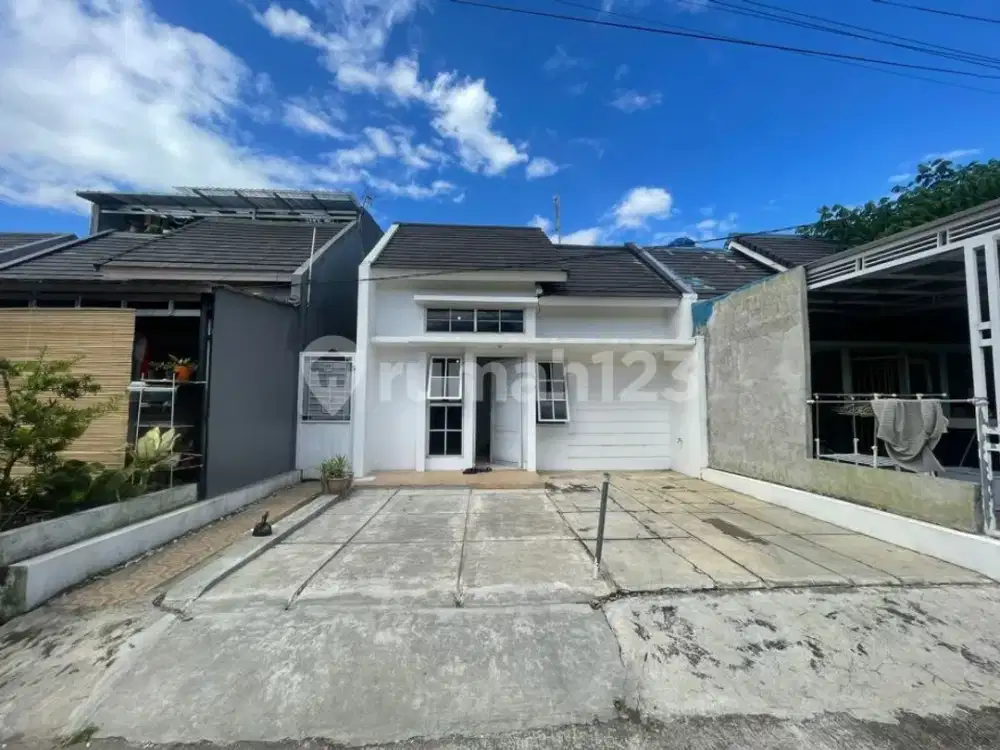 Rumah Bagus Unfurnished Sertifikat Hak Milik di Cibinong, Bogor