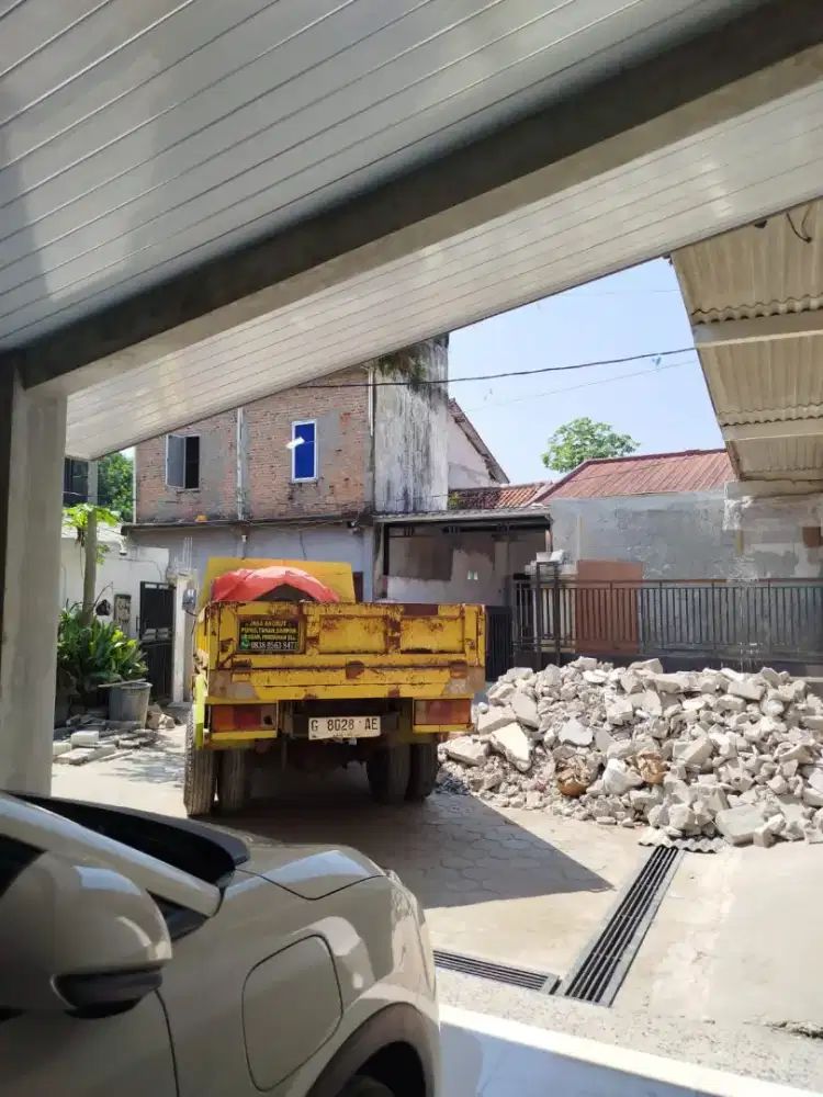 Jasa buang puing dan angkut sampah