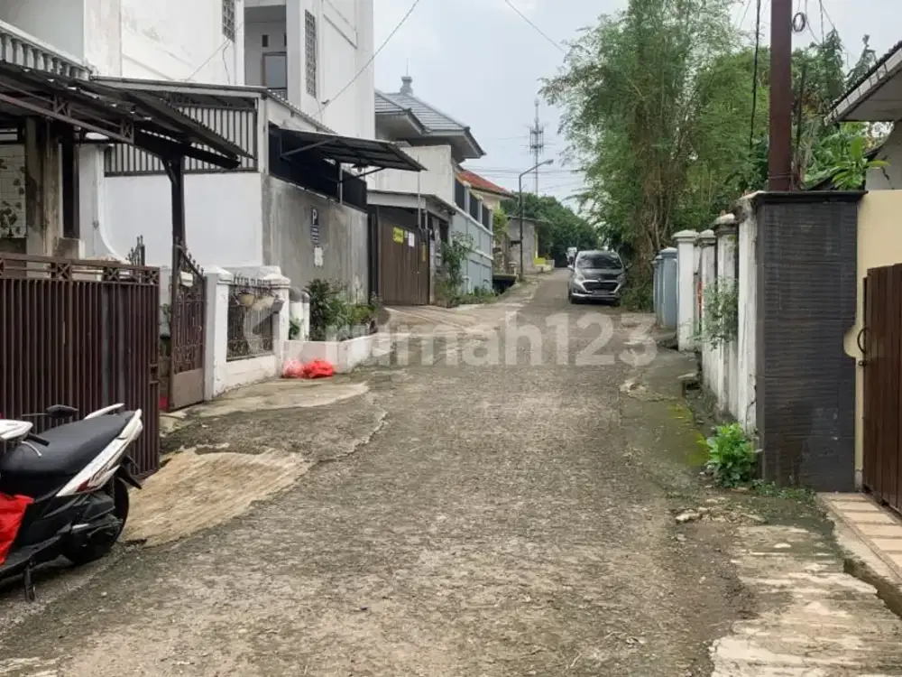 Rumah di Beji dekat dengan Universitas Indonesia, Akses tranpsort mudah