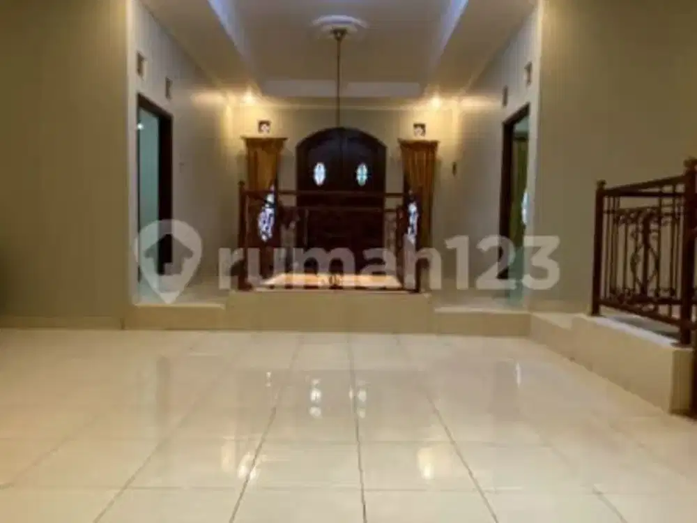 Rumah Mewah di Tengah Kota Bandung Buah Batu