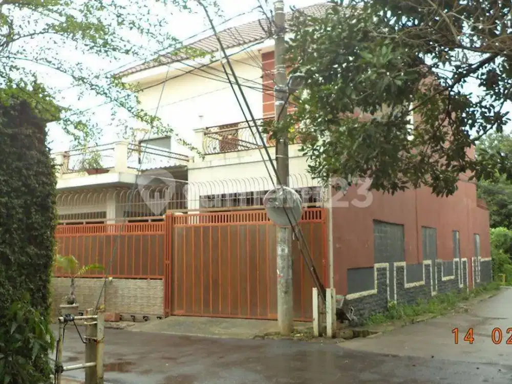 Rumah Bagus Unfurnished SHM di Pancoran Mas, Depok