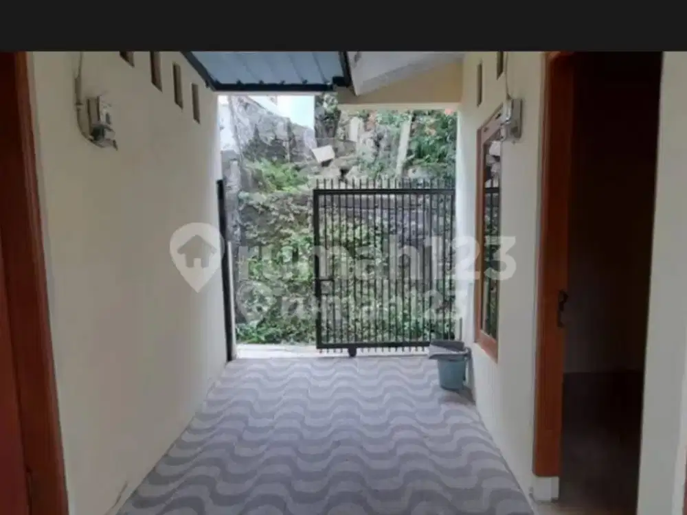Rumah Bagus Unfurnished SHM di Sukmajaya, Depok