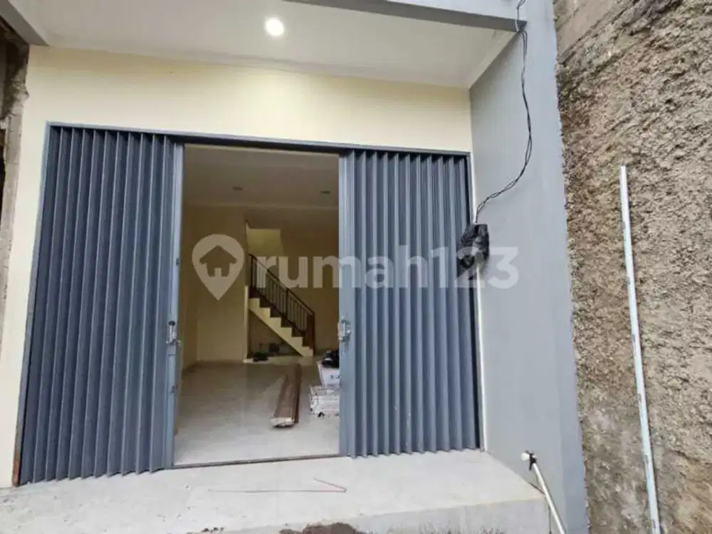 Ruko 2 Lantai Baru Dekat Area Komersil di Limo, Depok