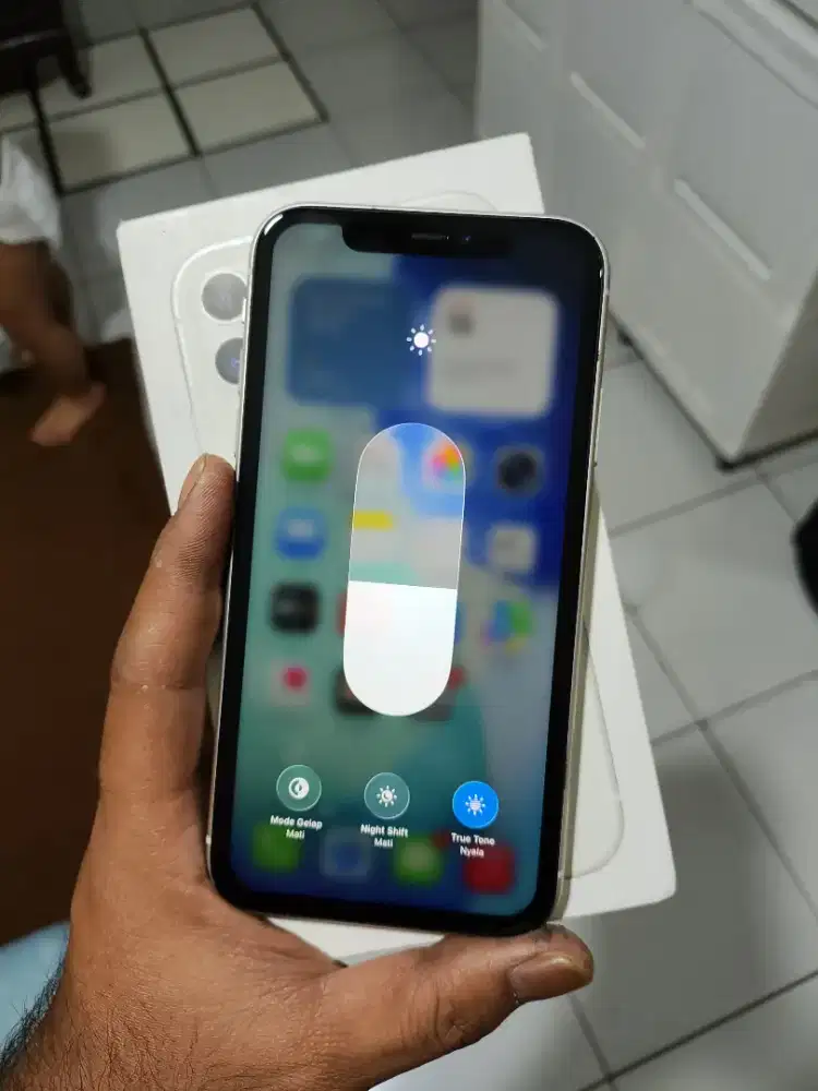 IPHONE 11 64GB IBOX LIKE NEW