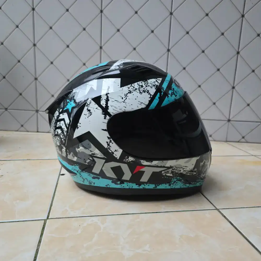 Helm KYT R-10 fullface corak biru putih hitam mulus likenew