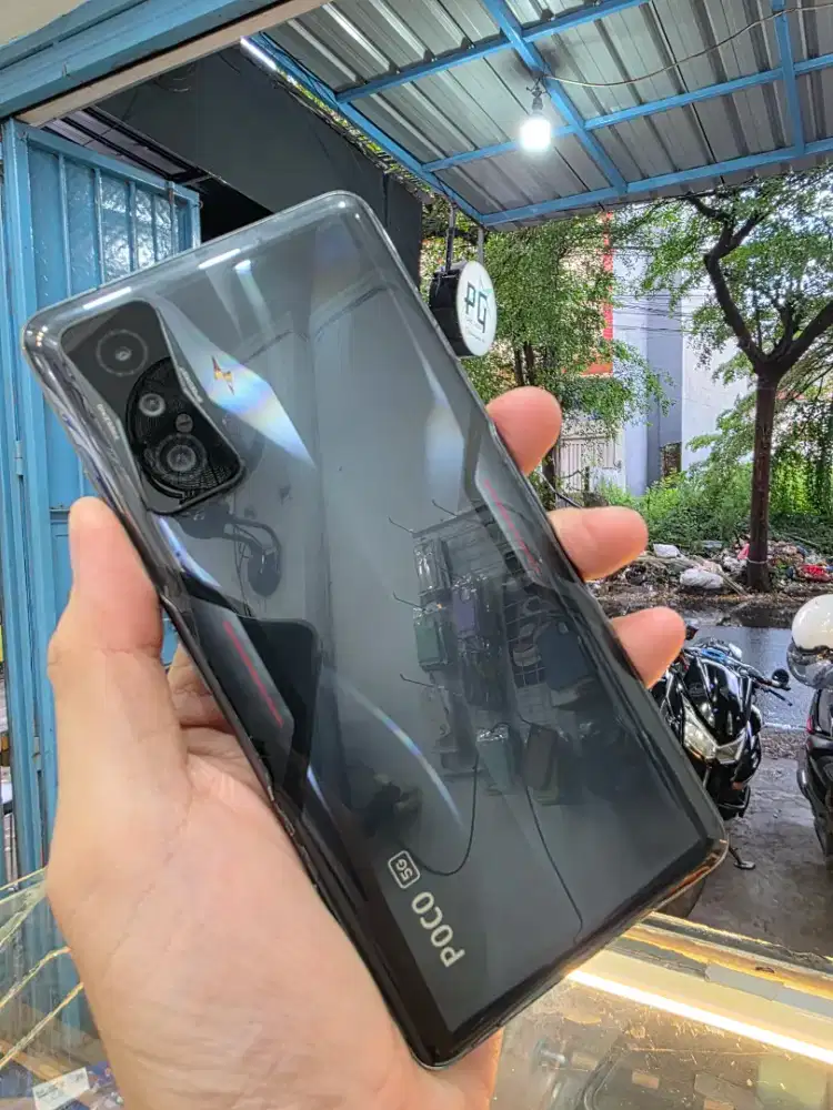 Poco f4 GT 5G 12/256 gb
