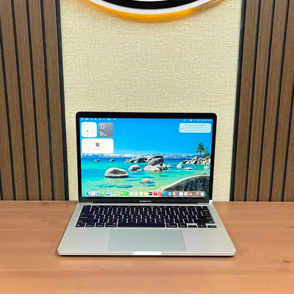 Macbook Pro M1 13-Inch 2020 | Touchbar | 8GB RAM