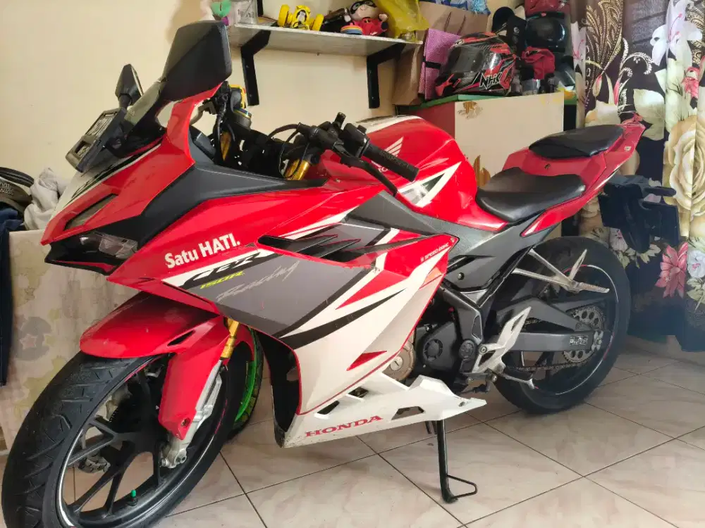 Honda CBR 150R ABS