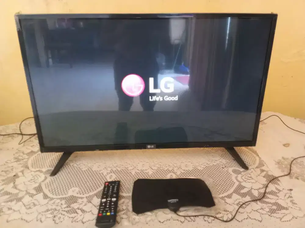 TV DIGITAL LG 32 INCH SEGEL NORMAL NOMINUS MULUS PLUS REMOTE & ANTENA