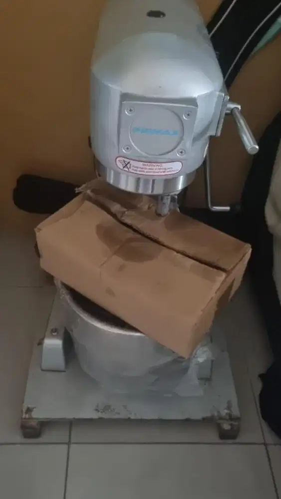 1 SET MIXER LIKE NEW