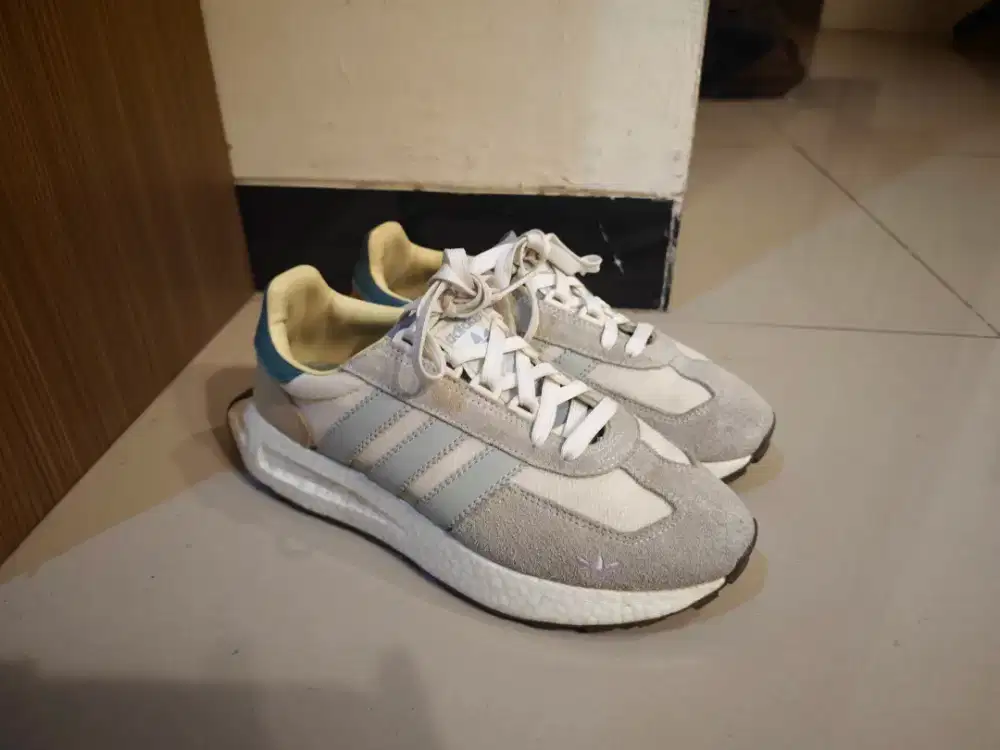 Sepatu adidas SL 72