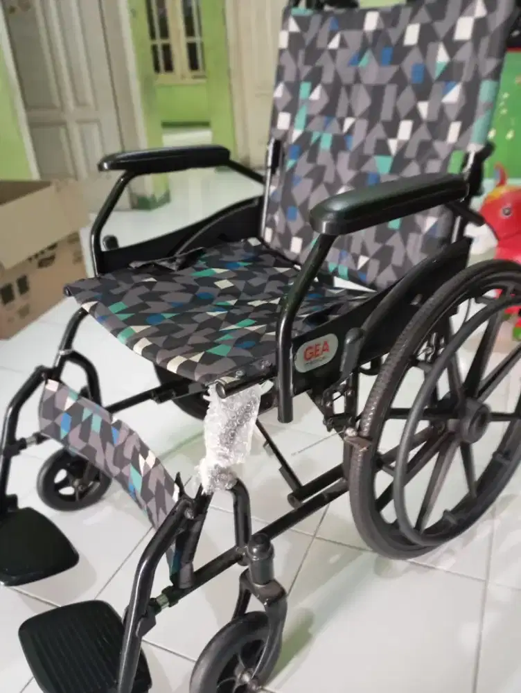 Kursi roda lengkap