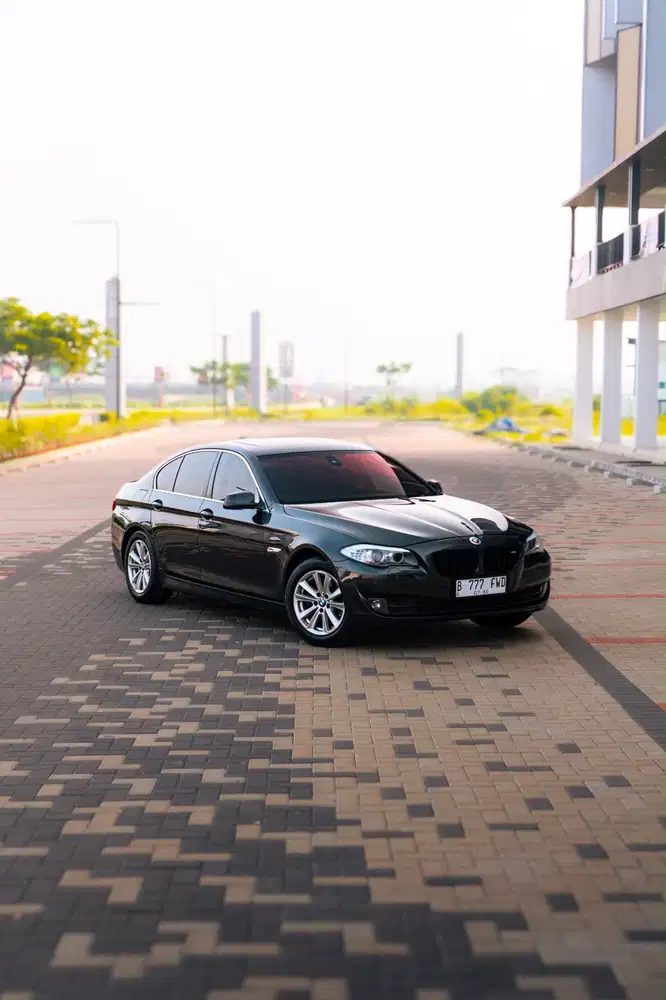 BMW F10 523i AT 2011 Serie 5 JUAL BU