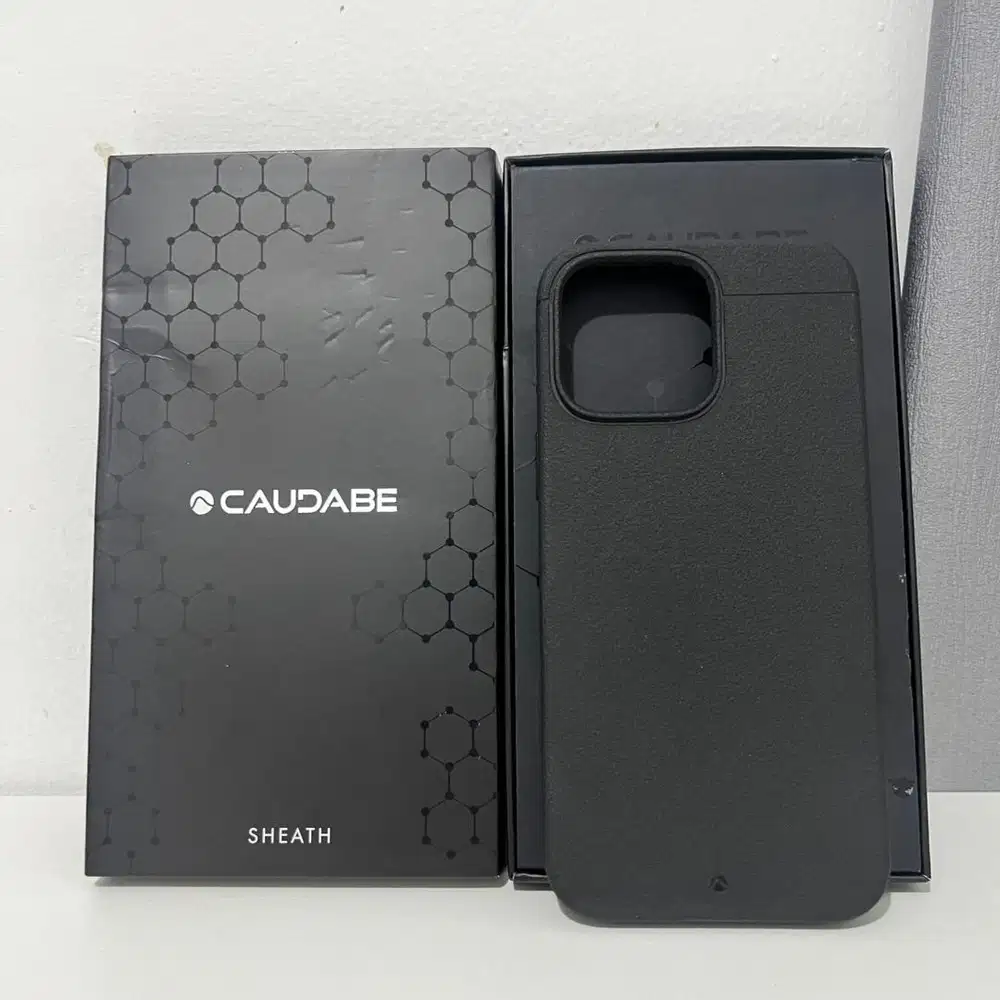 Caudabe Sheath Case Iphone 16 Pro Max Camera Control Likenew