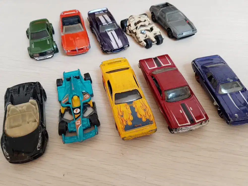 Hotwheels (mix B) isi 10pcs. Tidak dijual terpisah