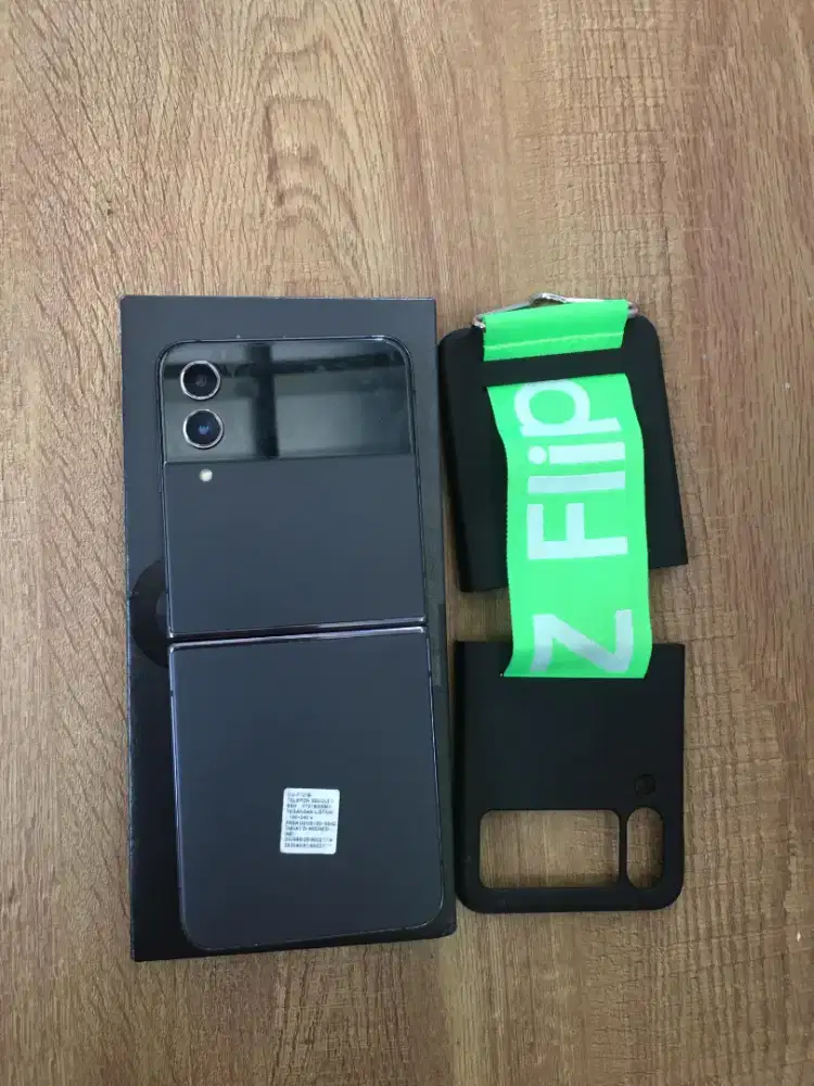 Samsung Z Flip 4 8/512gb sein fullset