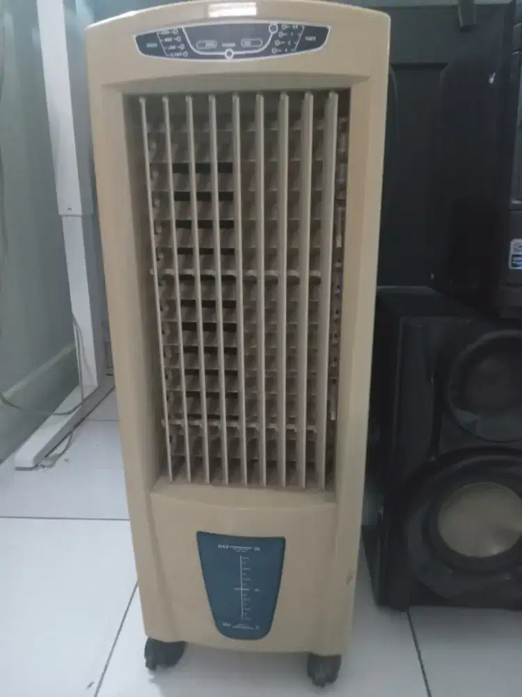 Dijual air cooler merk sanyo bekas normal harga 650 nego dan dvd compo