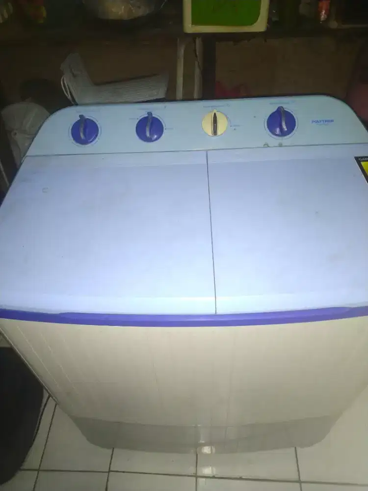 Mesin cuci 2 tabung Polytron kap. 9 kg. Normal, siap pakai.