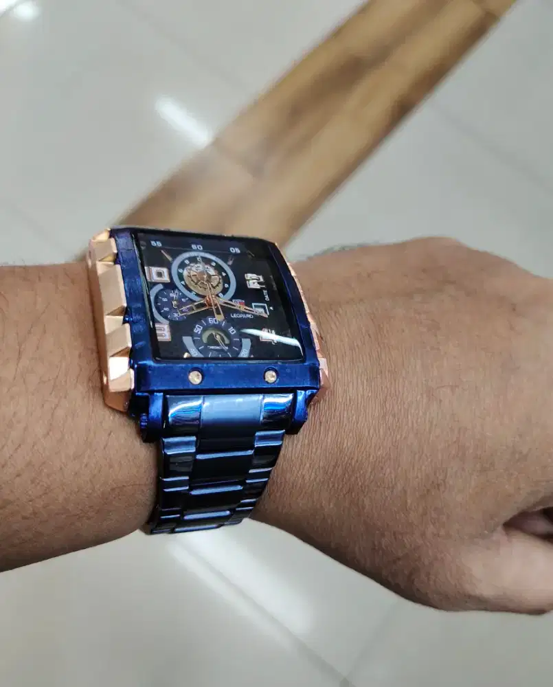Jam tangan pria Leopard