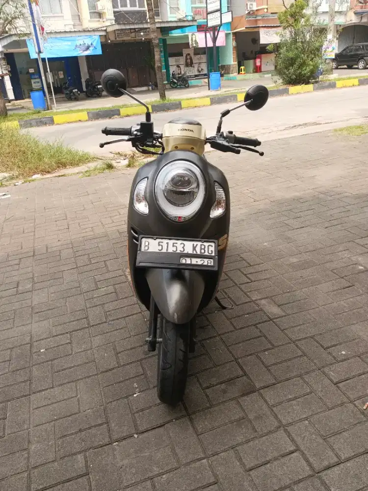 Beat 2022 merah hitam