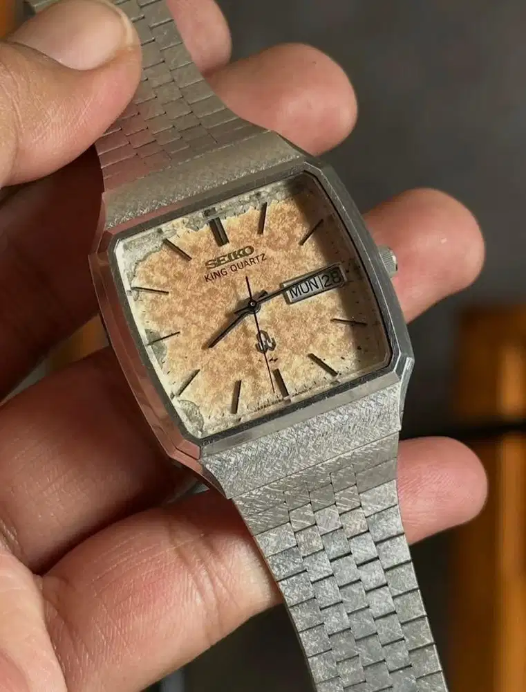 Jam tangan vintage seiko king quartz 5856-5000