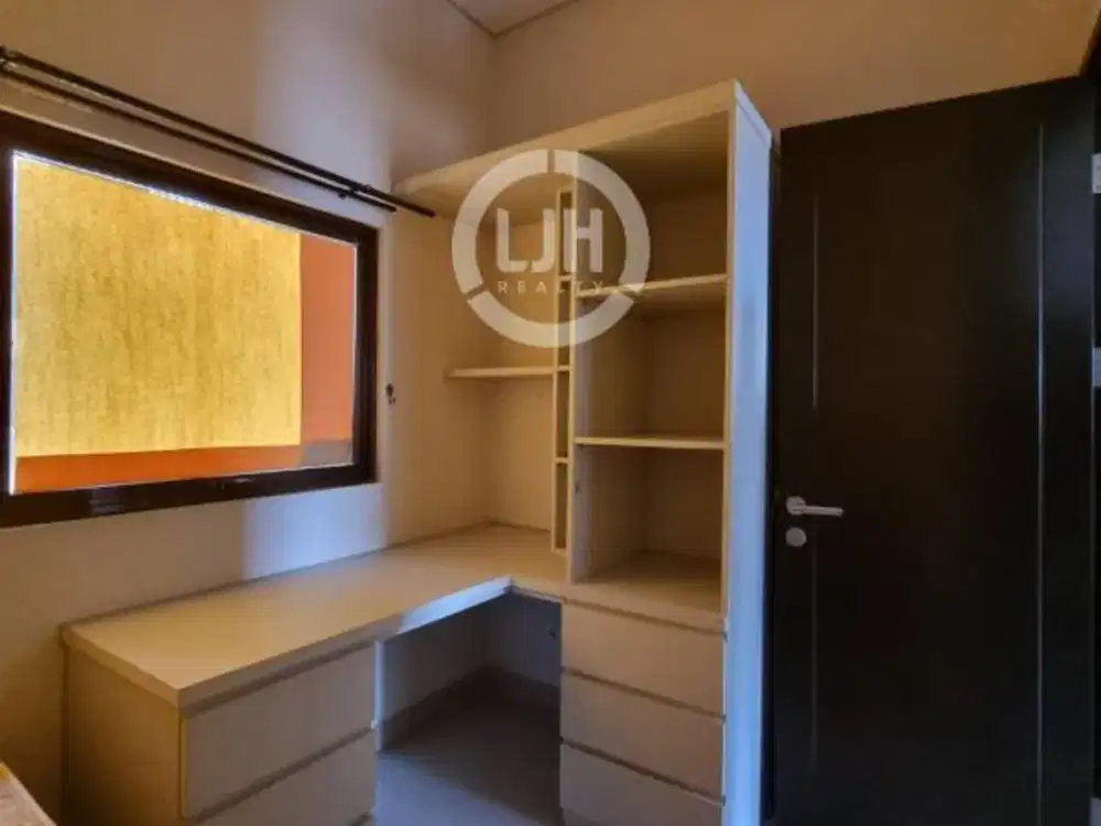 Ruko Lokasi Strategis di Ruko Savoy JGC, Cakung, Jakarta Timur