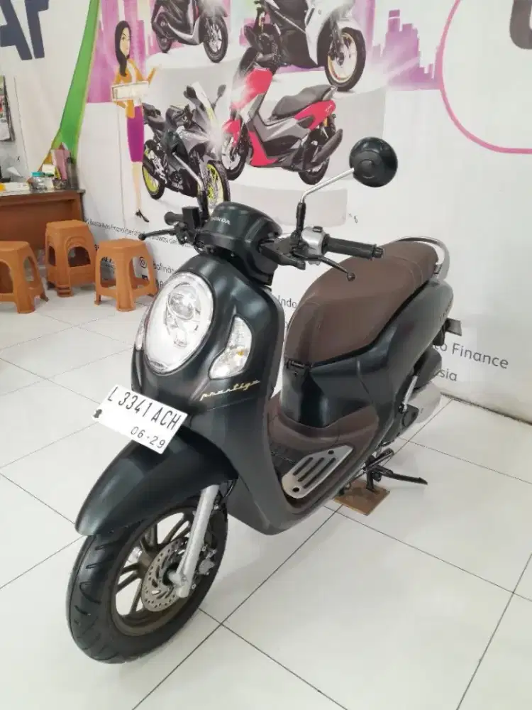 HONDA SCOOPY HITAM 2024 PRESTIGE