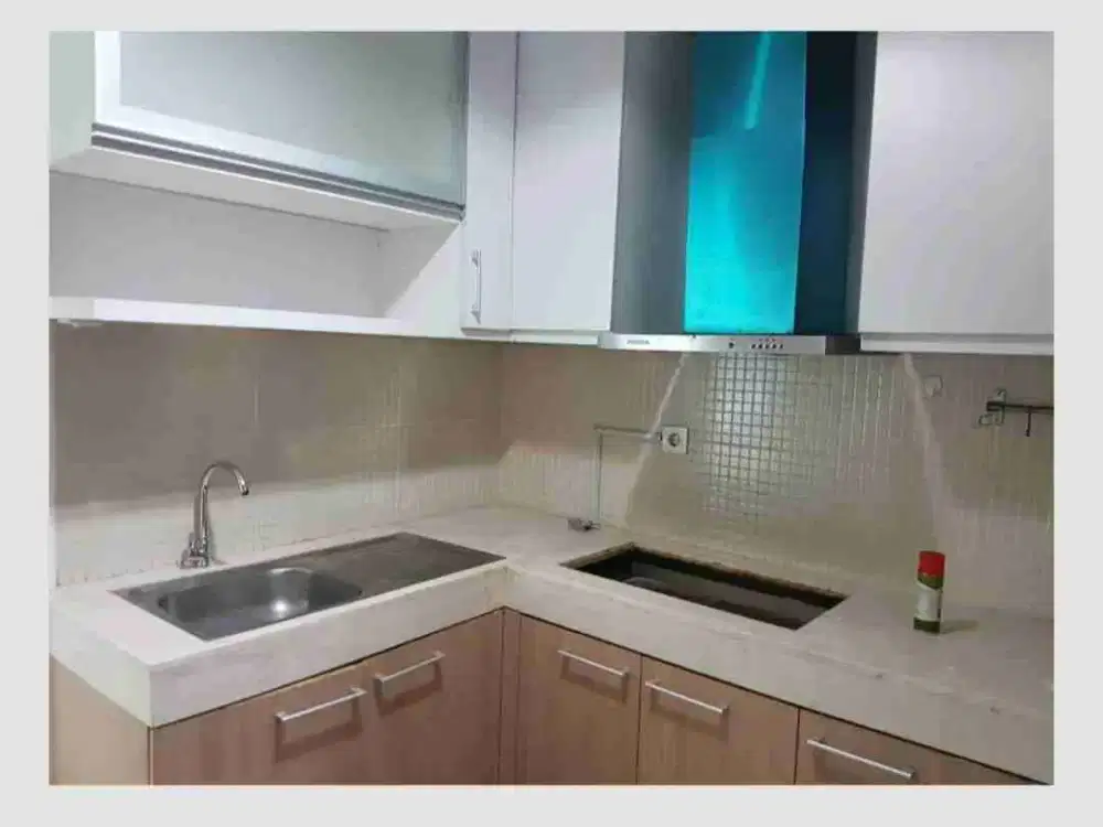 Dijual apartement St Moritz Puri Indah, the Royal Tower lt 3, 87 m2, 2+1 kt, 2+1 km, 1 gudang, kitchen set