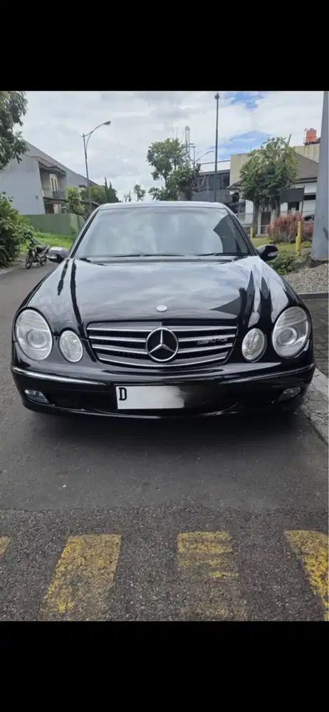 Mercedes-Benz E240 2003 Bensin