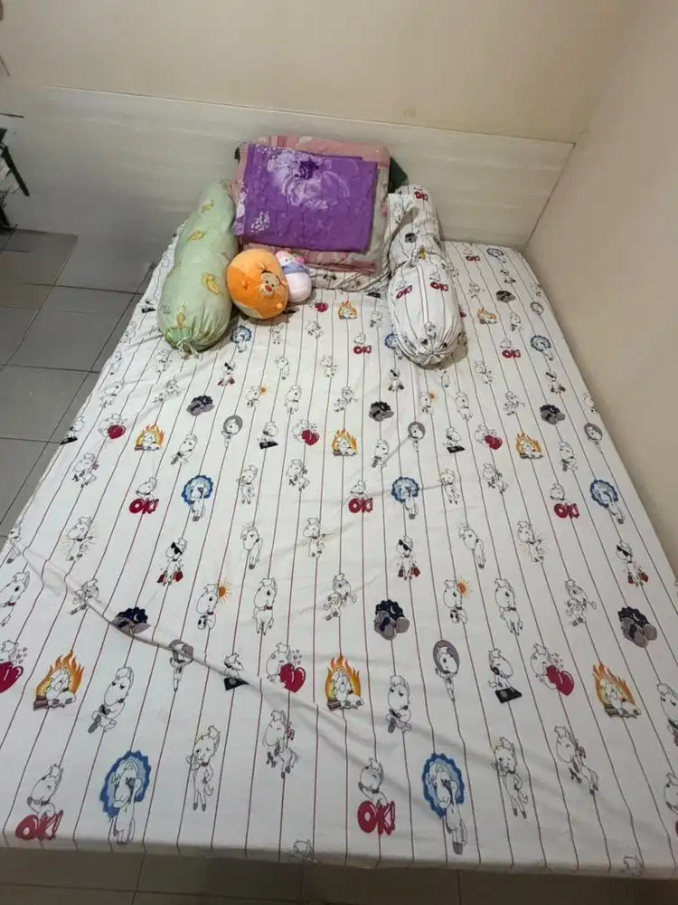 1 UNIT KASUR BESAR