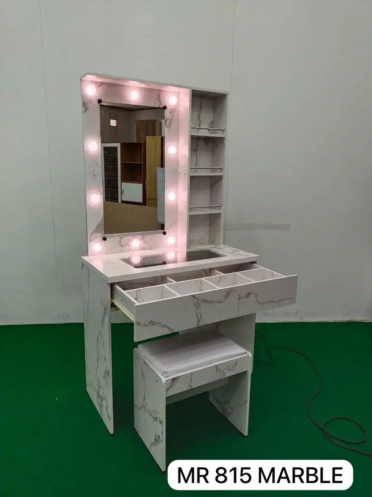 meja rias lampu marbel