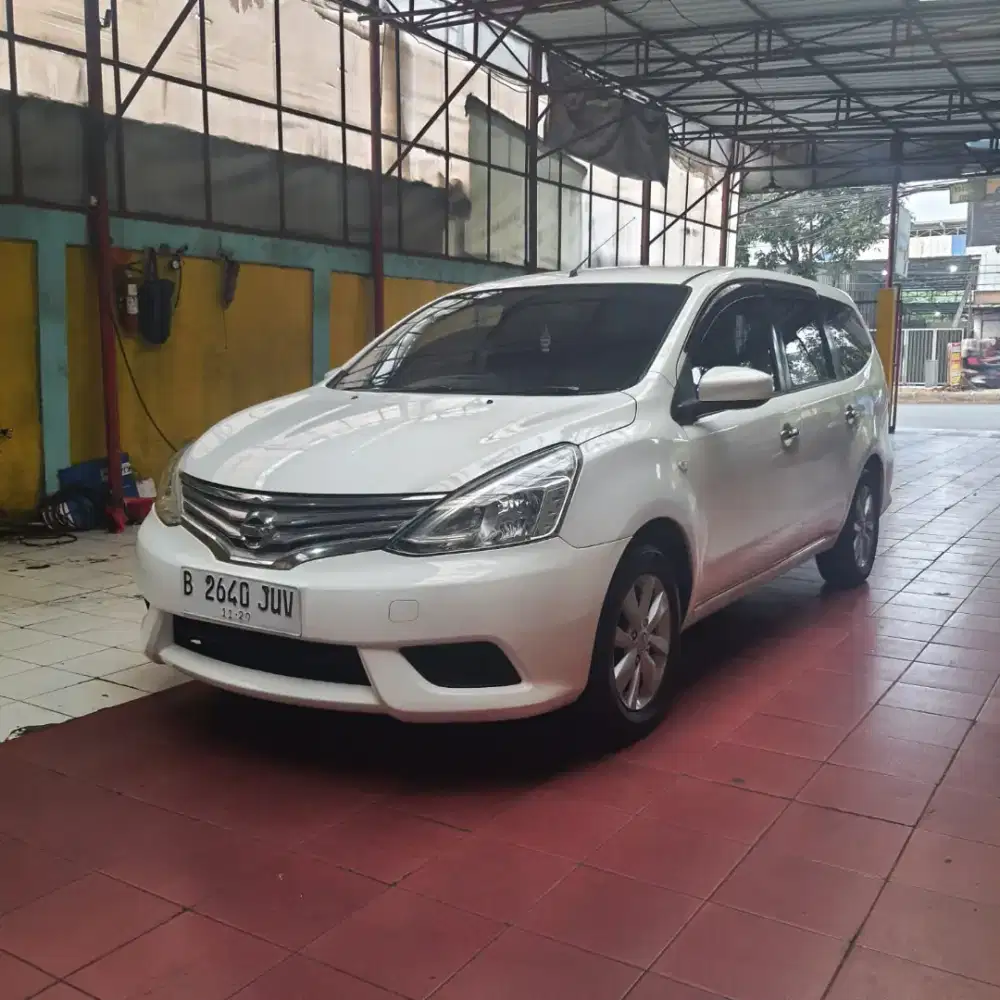 Grand Livina Sv matic Antik