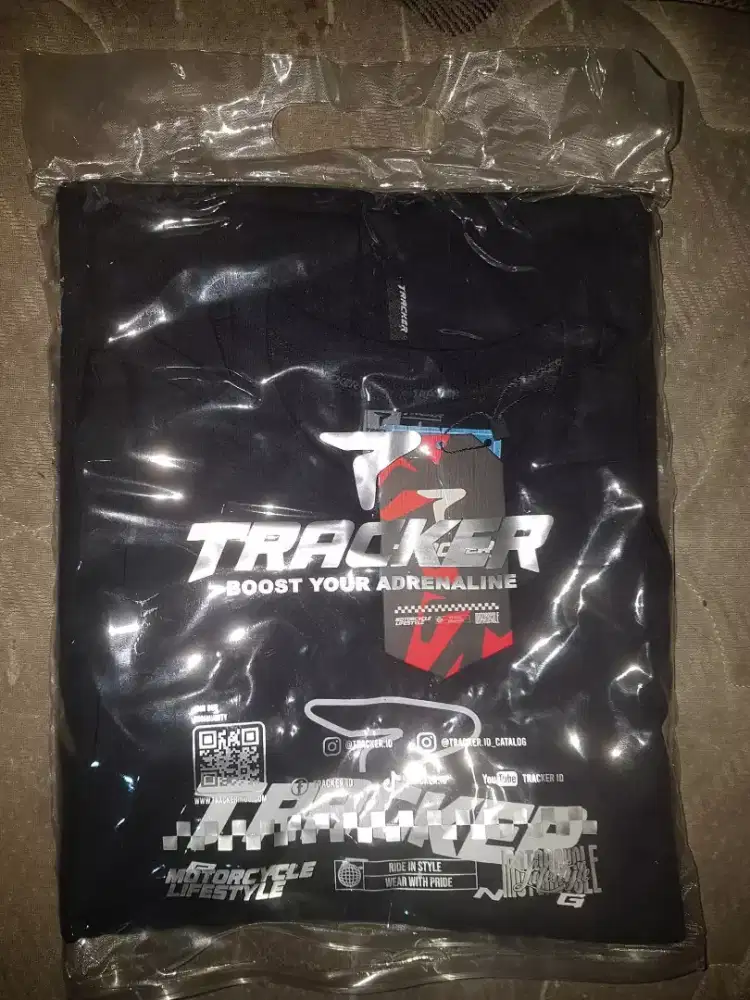 Kaos & Topi Tracker Baru