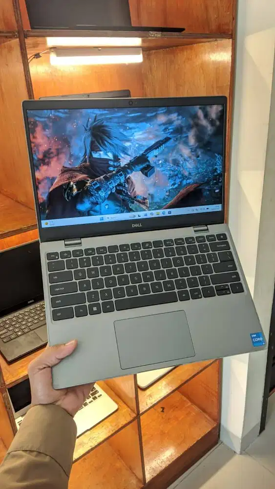 Dell Latitude 3330 i5 1235U 8GB 256GB SSD Iris Xe Siap Pakai