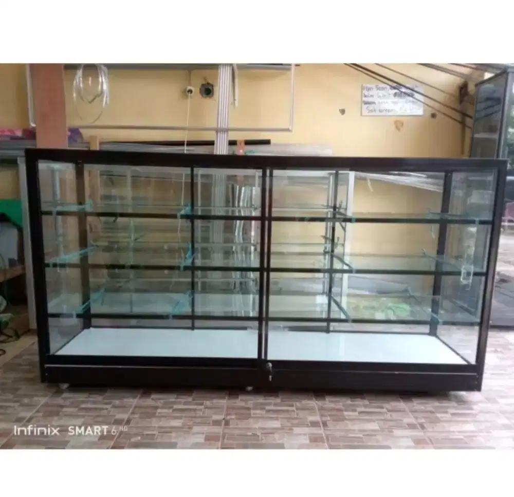 ETALASE 120cm Likenew 6 BLN pakai