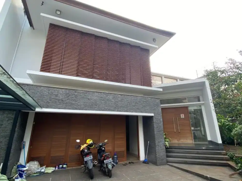 LXMMT 003 Dsewakan/ For Rent Rumah Modern Dengan Kolam Renang Area Pondok Indah Jakarta Selatan