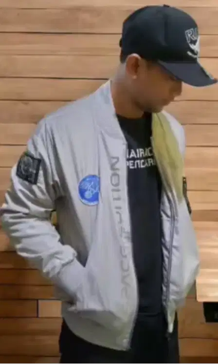 Jaket Space Edition