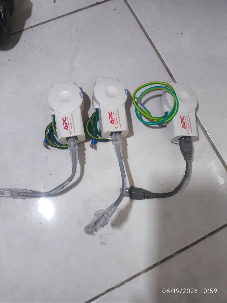 APC Surge Protector LAN RJ45 PNET1GB Bekas