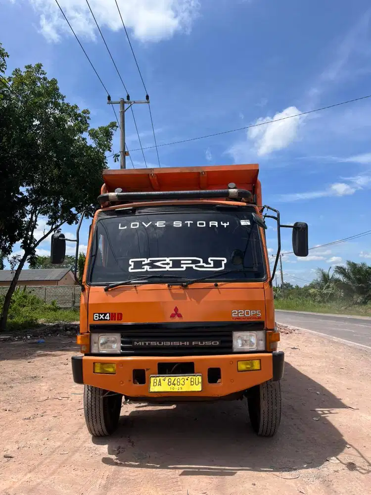 Dijual Fuso Dump Truk Tronton HD thn 2010