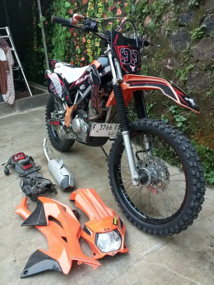 Klx 150 tahun 2017