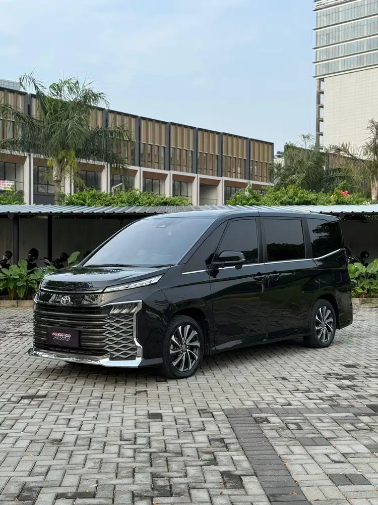 Odo 45 Rb ! Toyota Voxy 2.0 2023 Facelift Warna Hitam