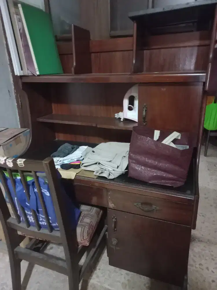 Meja belajar jati