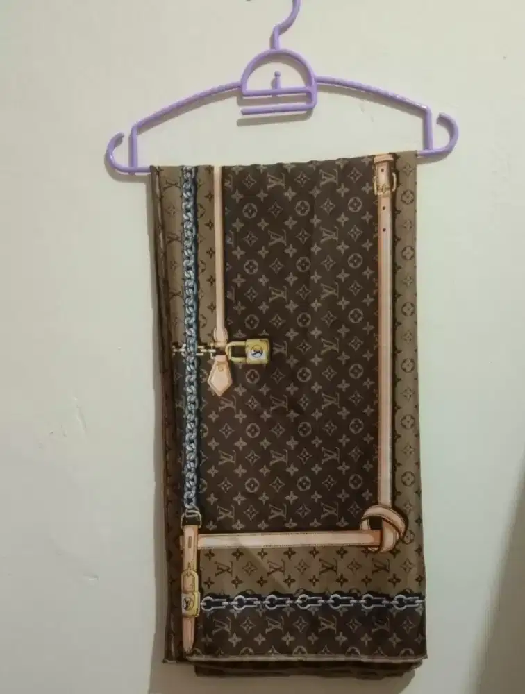 Hijab segi empat uk 100x100cm