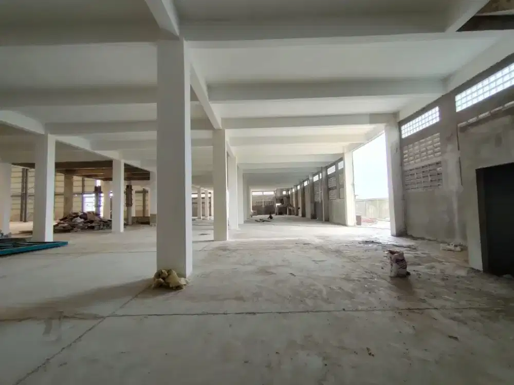 udang Besar Di Kawasan Industri 19 Dekat Laksana, Luas Bangunan 10.800 m²