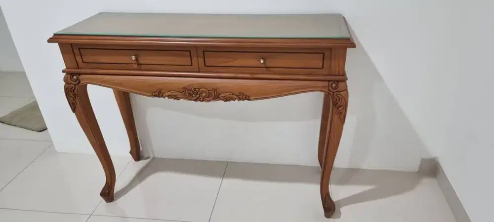 MEJA PAJANGAN KAYU
