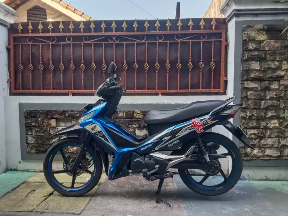 supra x 125 cw fi th 2015 mesin sehat bagus body orisinil