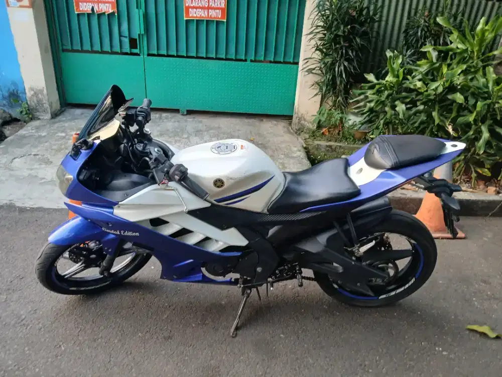Yamaha r15 v2 2014 lengkap tt.